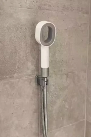 Kintsu Filter-Duschkopf im Badezimmer – Kundenbild 2